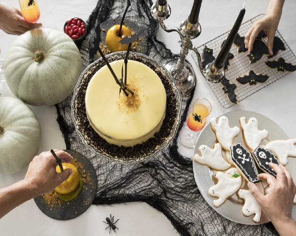 strasidelná hostina na noc chamtivých carodejníc