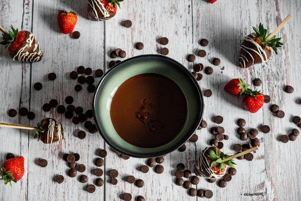 ako pripraviť lesklú cokoládovú polevu internetový obchod mojacokoladasi