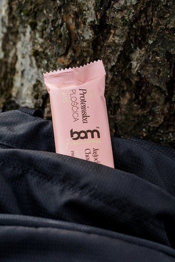 Proteínová tyčinka so sladidlom, jahodový cheesecake