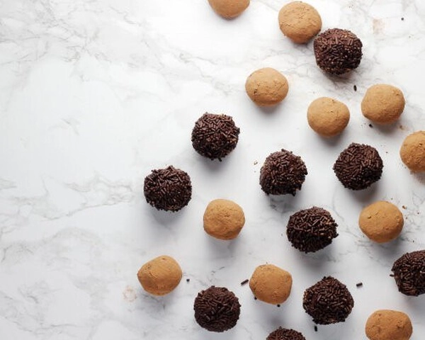 cokoládové guľôcky s náplňou kinder bueno