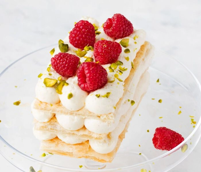 mille feuille s malinami a slaným karamelom